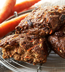 Rye Snack with Carrots and Raisins